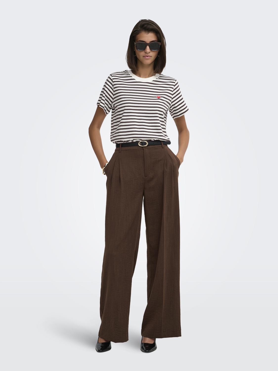 model_shot-front_full